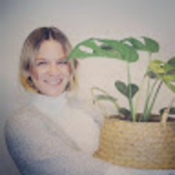 Meet your Posher, Anne - Picture 1 of 1